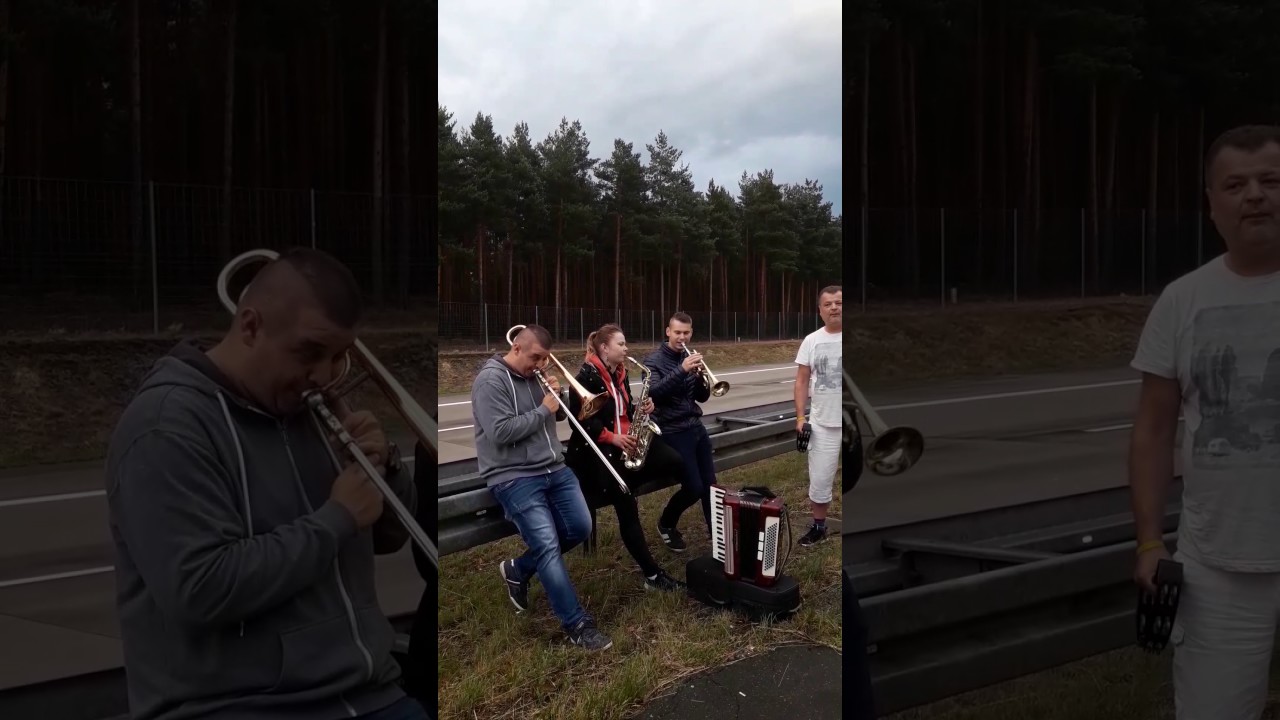 Stoimy w korku i grają  i wypadek na dodatek