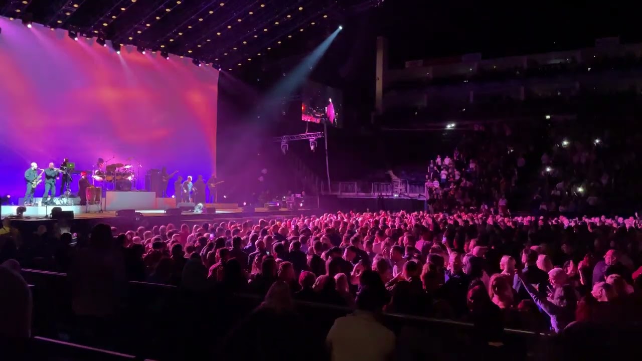 UB40 Homely Girl + Groovin' LIVE O2 LONDON