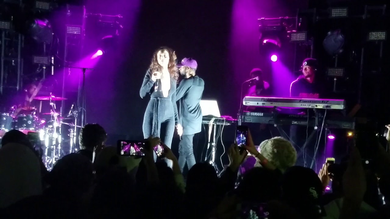 6lack & Sabrina Claudio - 