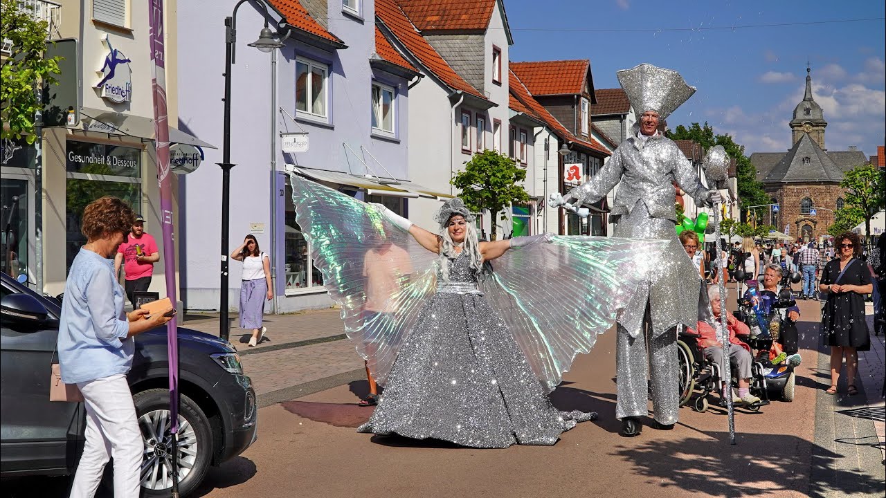 Barocksonntag Bad Arolsen, Bummel übers Künstler-OpenAir - Musik: Julia Zart & Stefan Puklitsch