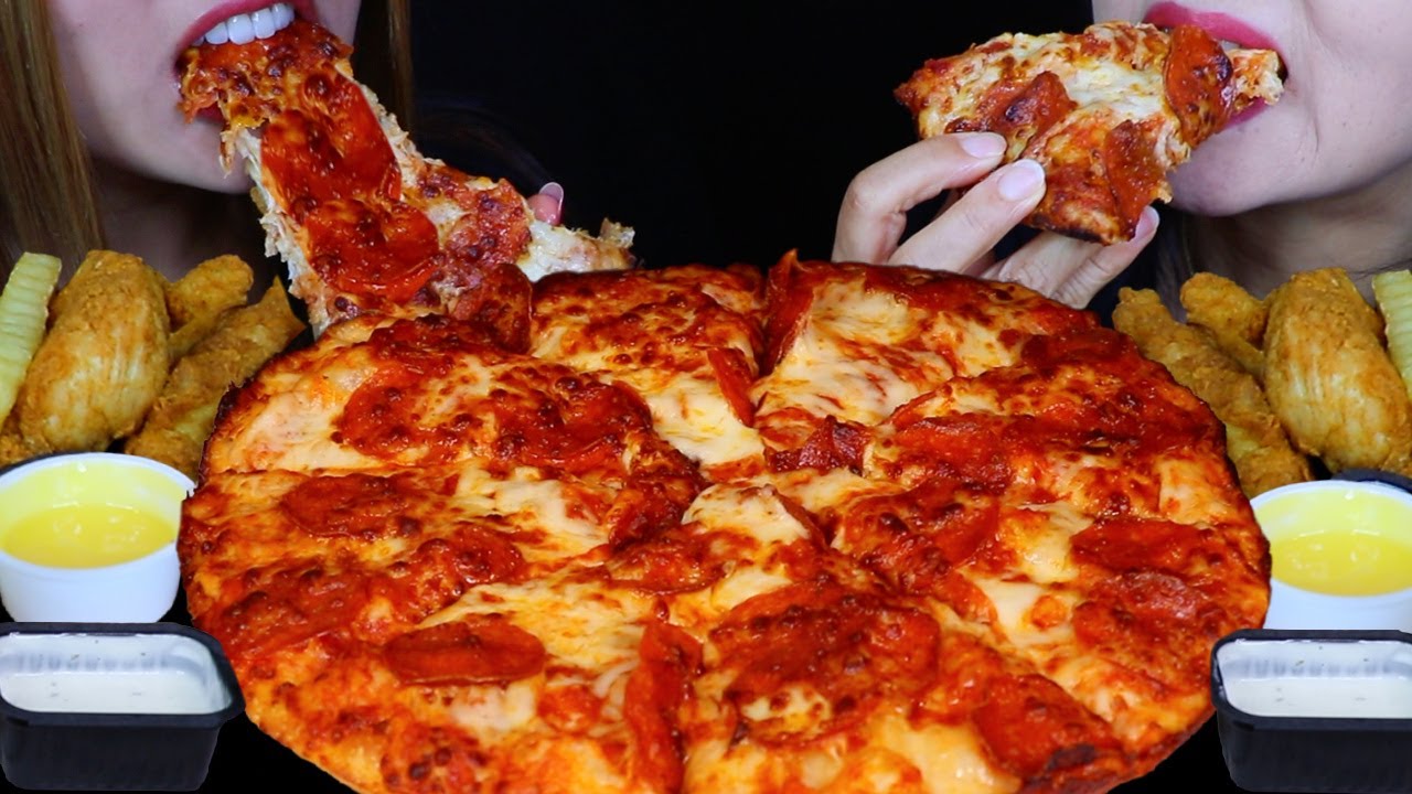 ASMR CHEESY PEPPERONI PIZZA + FRIED CHICKEN TENDERS WITH FRIES + ICE CREAM DESSERT 먹방