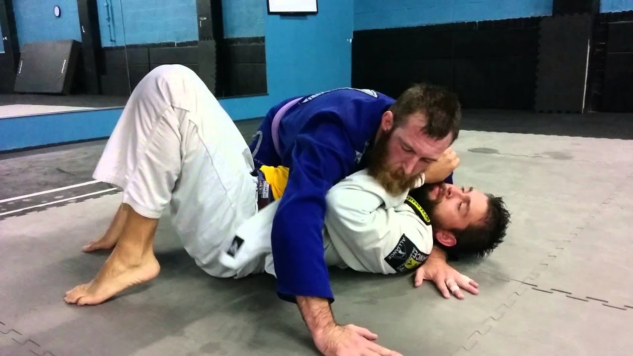 Baiting the underhook for Ezekiel choke setup