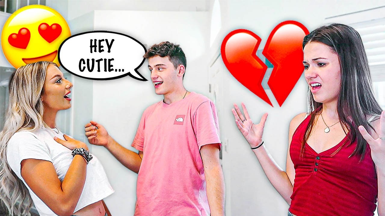 Флиртую с лучшим другом своей невесты прямо у нее на глазах...