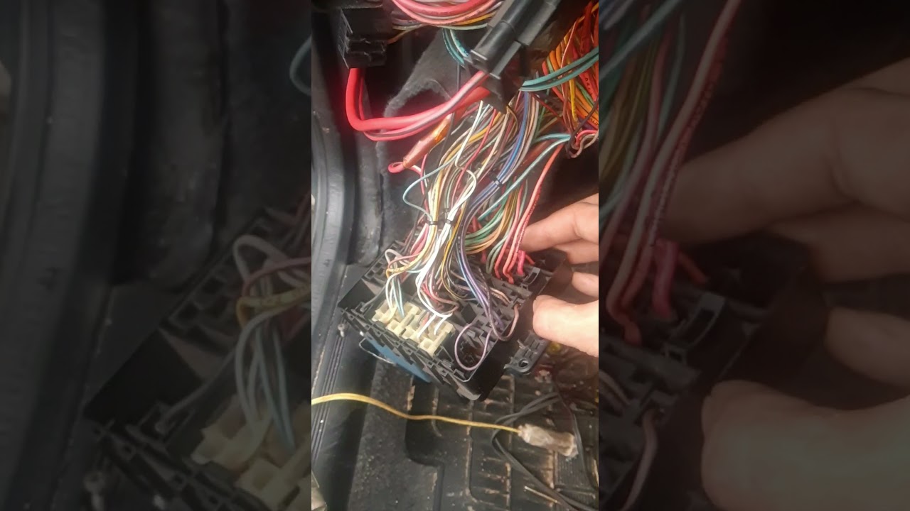 vidro elétrico do Tempra sem funcionar? confira possível solução sistema em curto