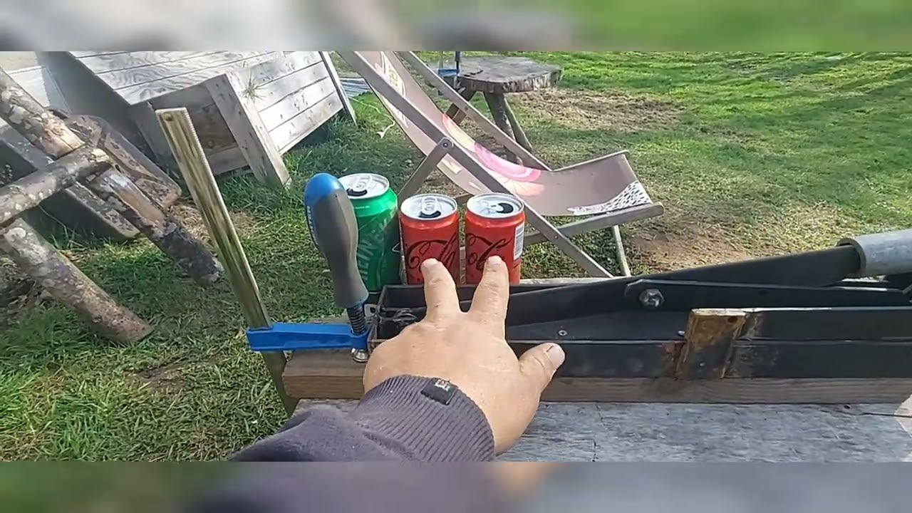 Je fabrique un presse-canette en acier de récup. 2€ le kg d'alu ou bonne matière première....