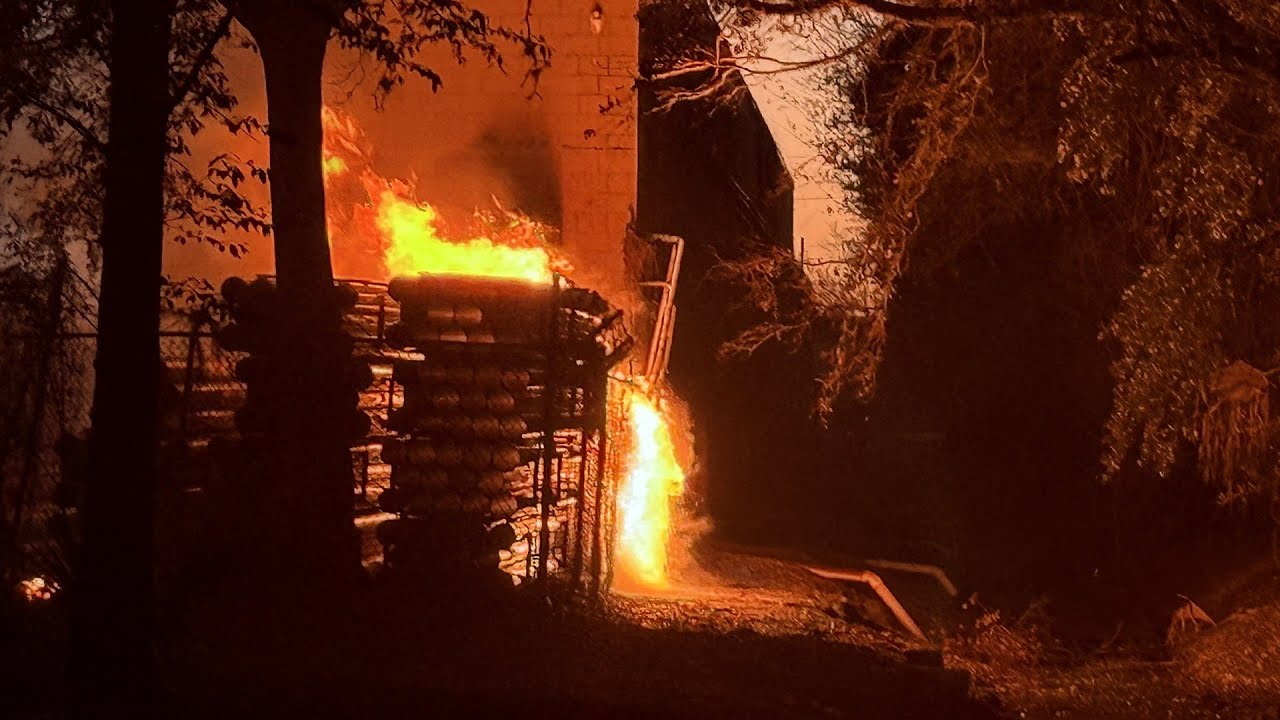 Fire reported outside of Orlando business; no injuries reported