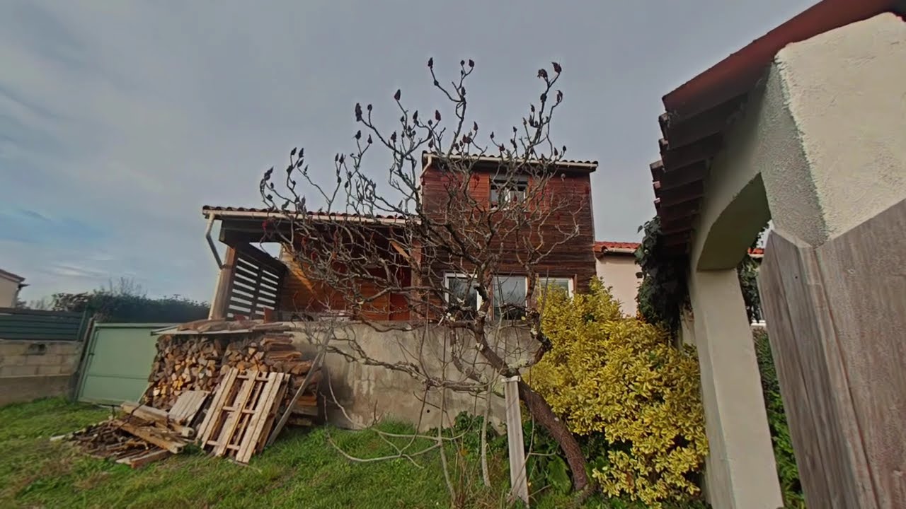 Viviers-lès-Montagnes (81290) Maison familiale avec piscine à vendre