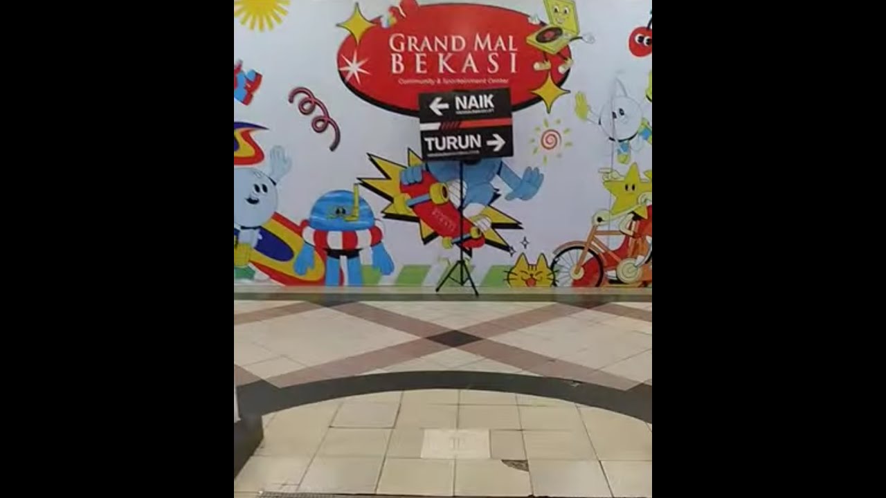 Suasana Grand Mall Bekasi Kranji sebelum ditutup sementara