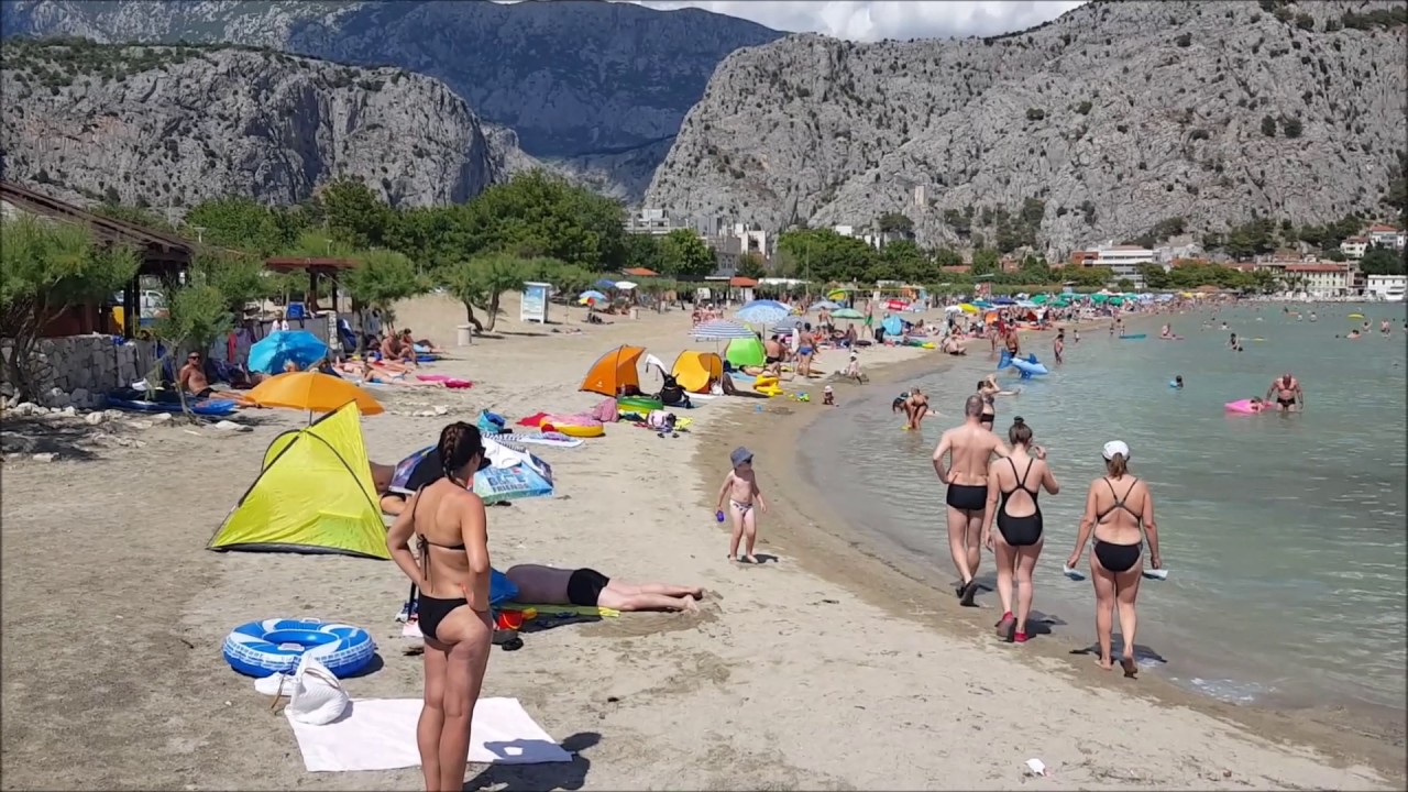 Omis Beach Croatia, Homokos strand Horvátország