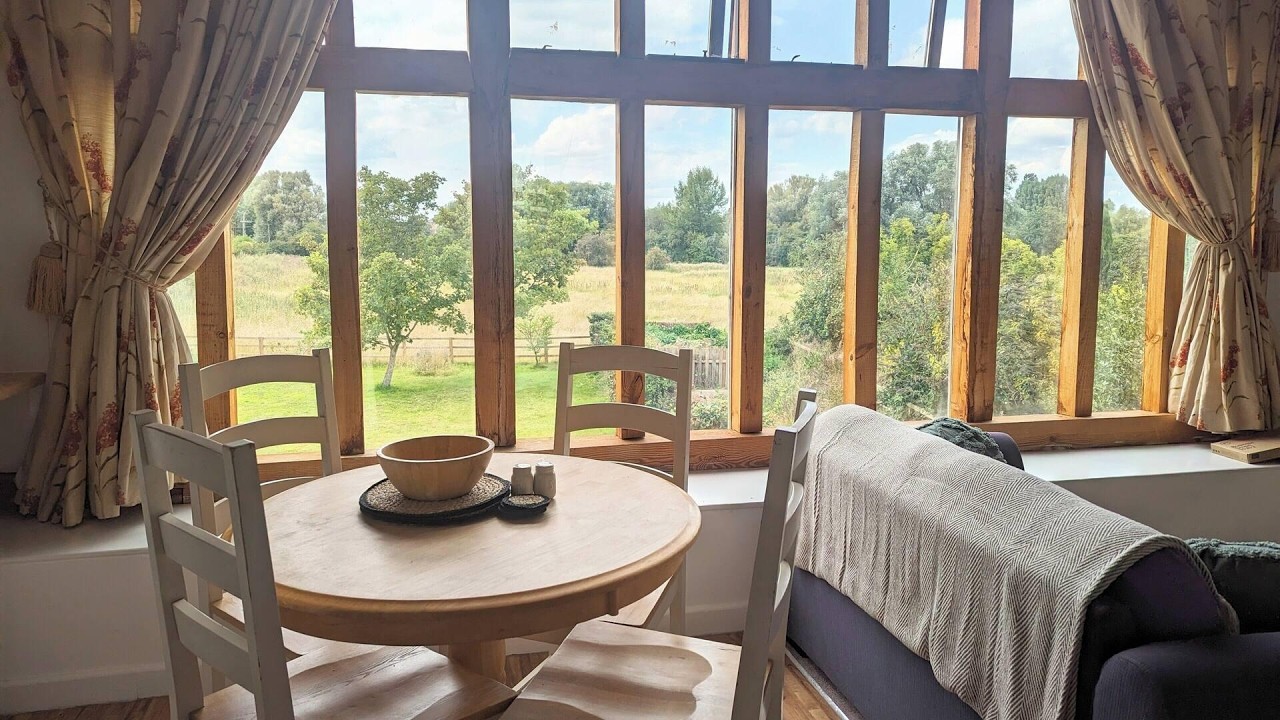 Kingfisher Barn, Abingdon, United Kingdom | Travel With Kiara