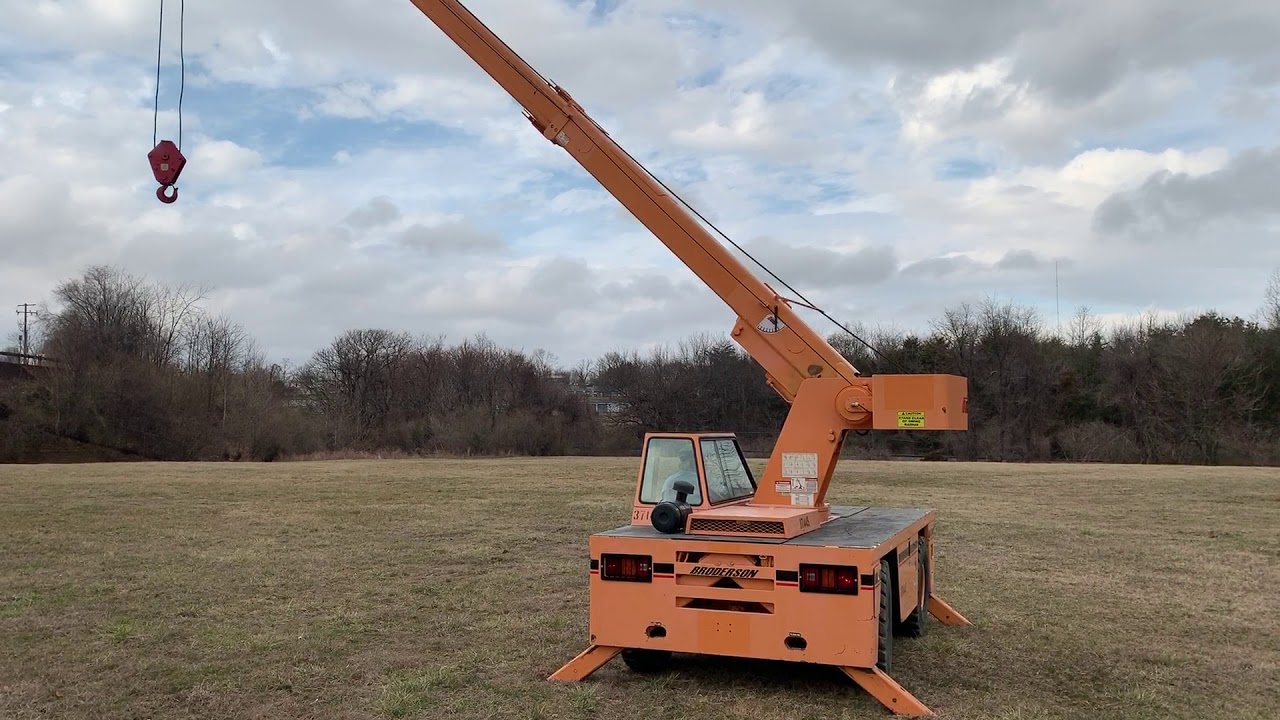 Broderson IC 80 crane