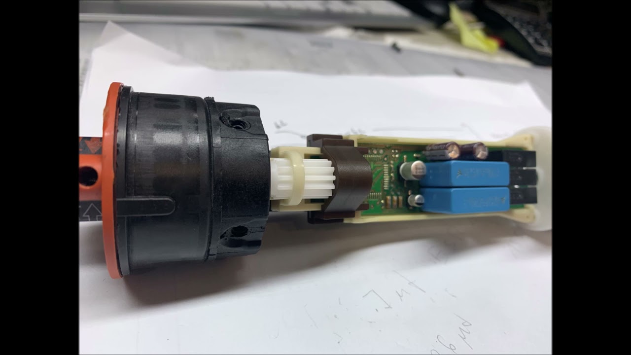 Rolladenmotor mit defekten Kondensatoren instandsetzen.