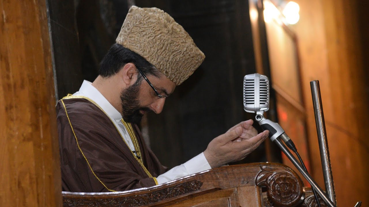 Shab E Qadr at Jama Masjid Srinagar, Mirwaiz Umar Farooq led repentance prayers.