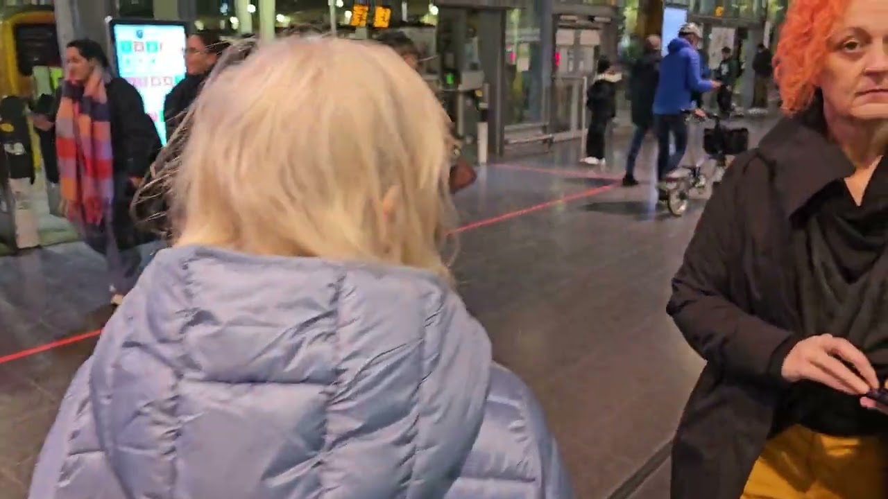 Piccadilly Station MANCHESTER UK Beautiful walking toue