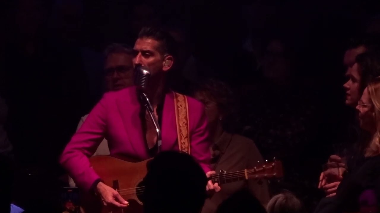 Danny Vera - Zijn het je ogen/ In the ghetto (Live in TivoliVredenburg)