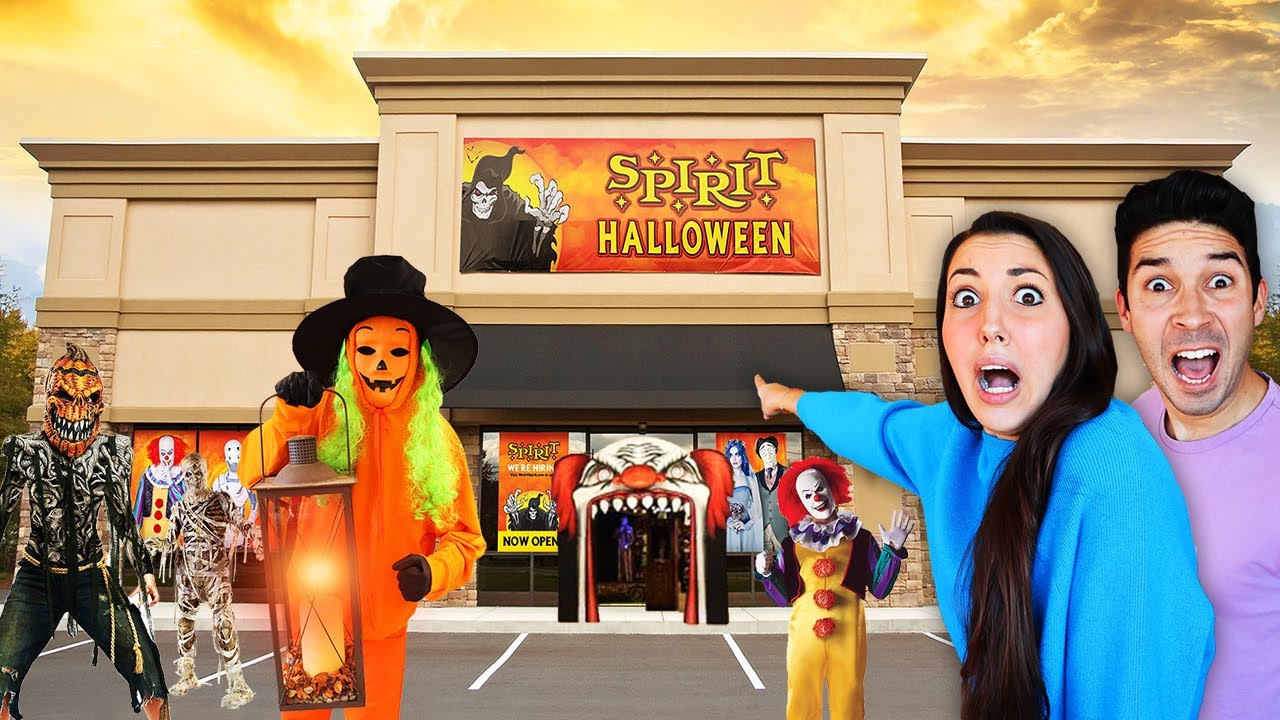 MAI ENTRARE NEL VERO NEGOZIO DELLO SPIRITO DI HALLOWEEN CON I MOSTRI E I CLOWN DI HALLOWEEN!