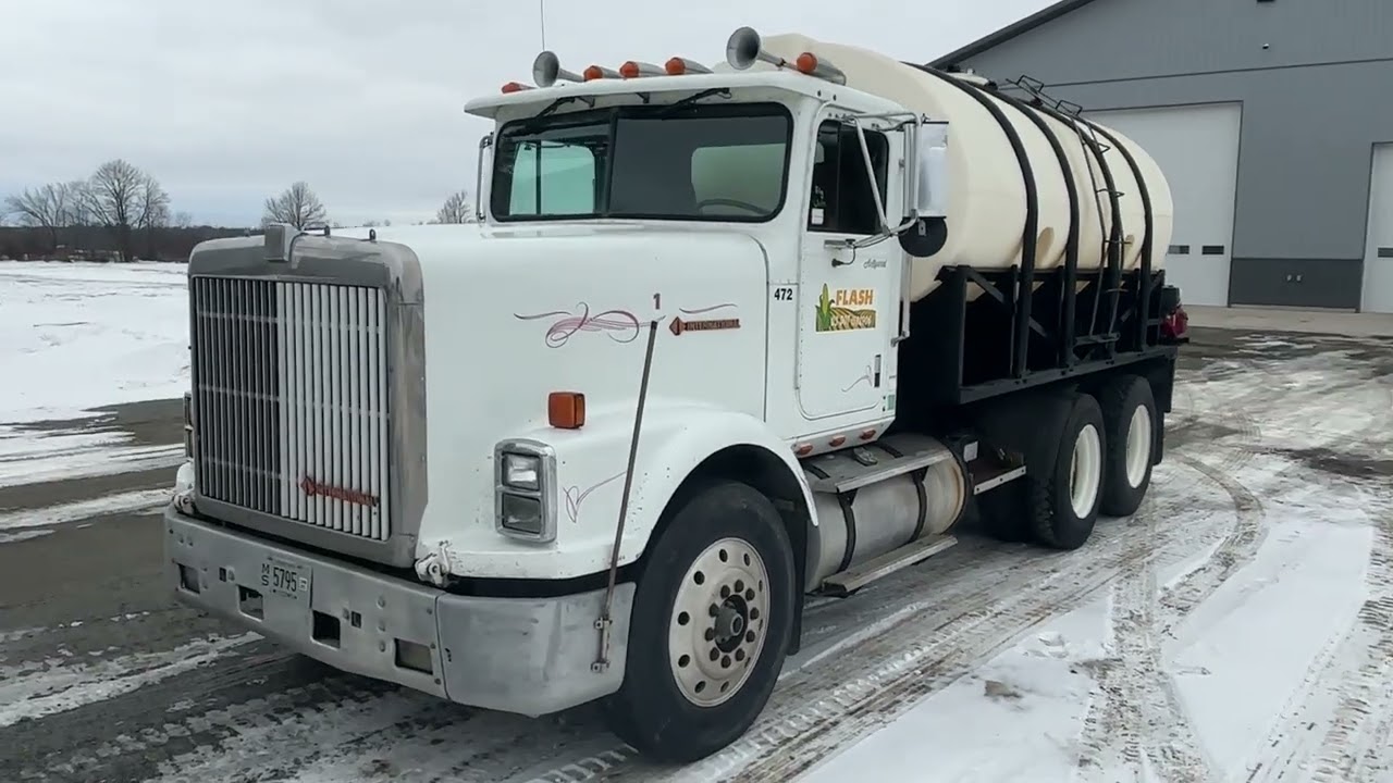 1990 International 9300 Liquid Nurse Truck