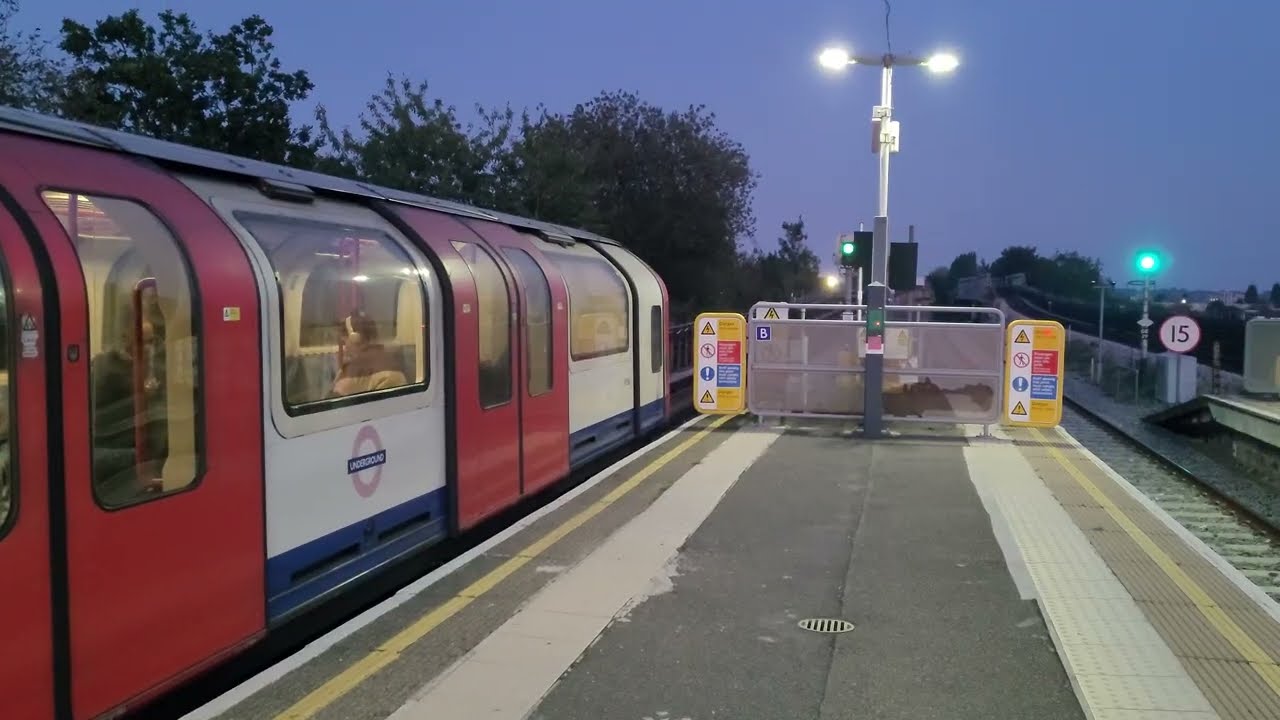 1992 Stock departs Greenford (with compressor) | London Underground [Central Line]