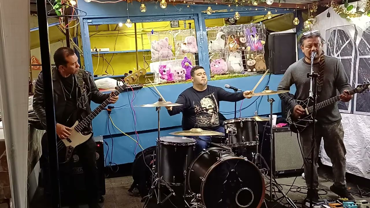 TRISTE CANCIÓN DE AMOR