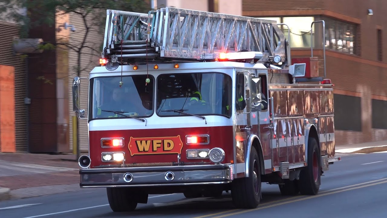 Wilmington Fire Department Ladder 2 Responding 
