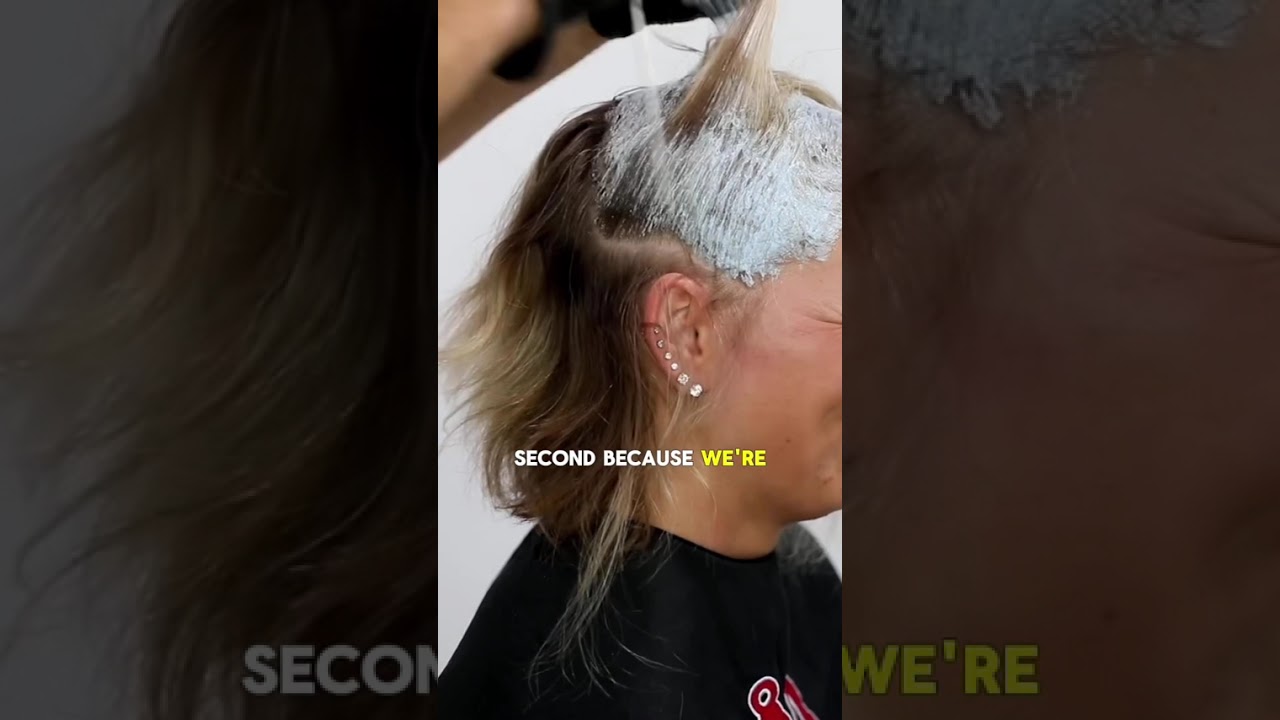 Серебристо-русый цвет волос с затемненными корнями