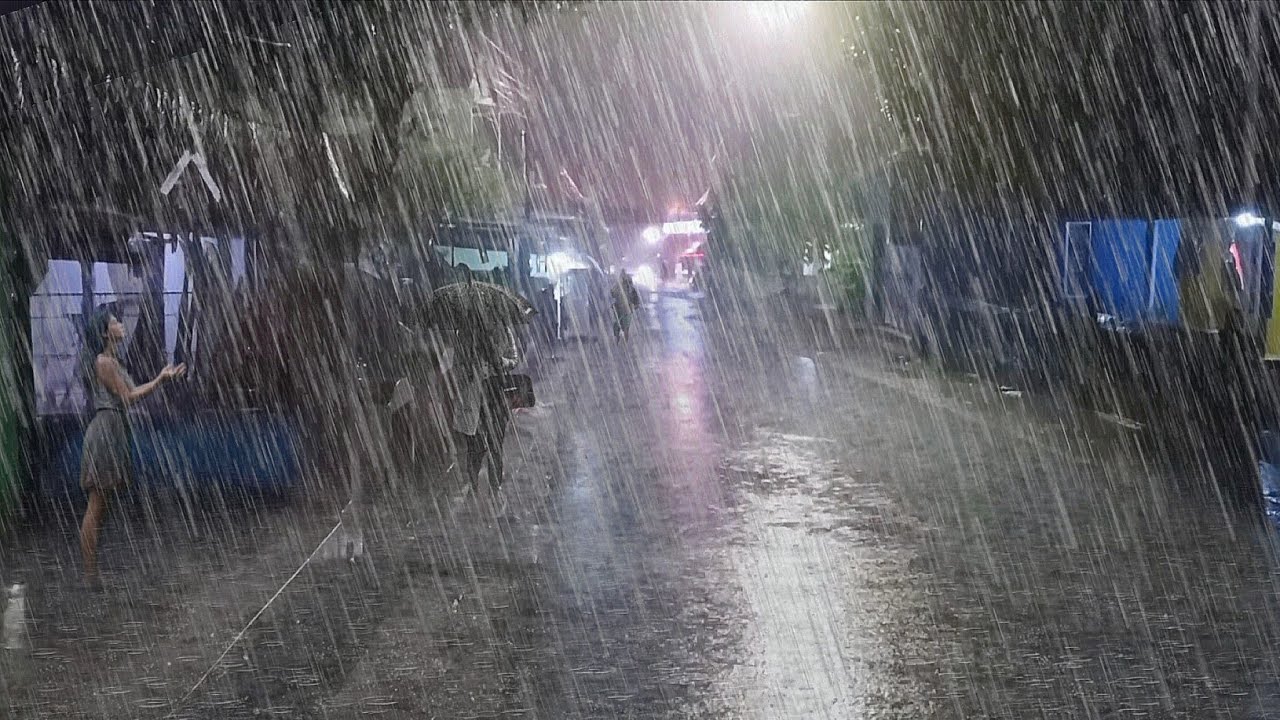 EXTREME STORM WARNING‼️ STRONG WINDS AND CRAZY LIGHTNING DAMAGING VILLAGES