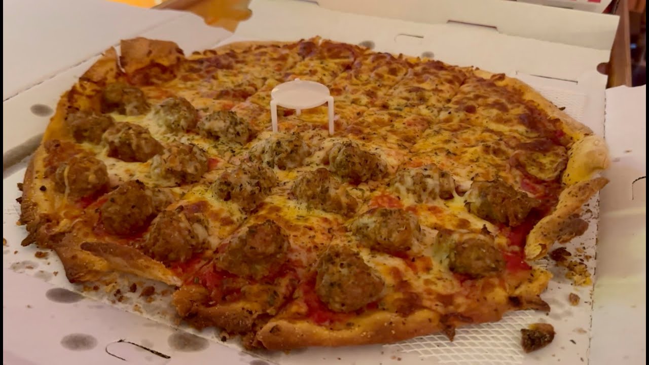 UNBELIEVABLE! Huge Chunks of Sausage! Villa Nova Pizza Review! 6821 Pershing Rd. Stickney