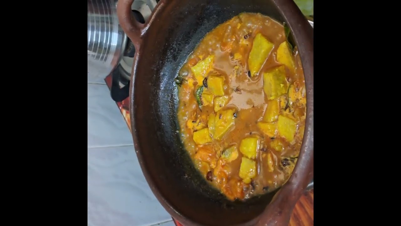 Nalamthana. thattapyru senai pulikulumbu with greens poriyal