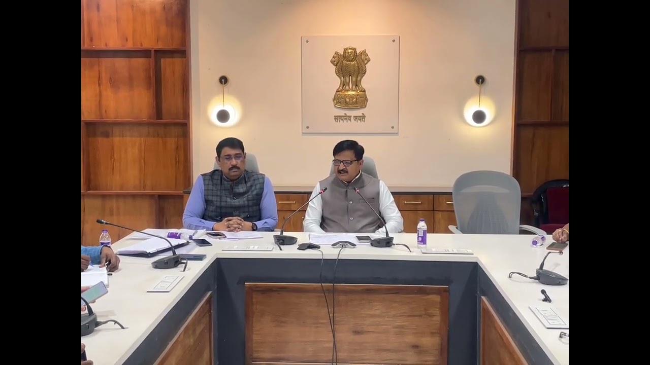 जिल्हाधिकारी श्री. संतोष पाटील यांनी निवडणुकीच्या अनुषंगाने पत्रकार परिषद घेतली 
