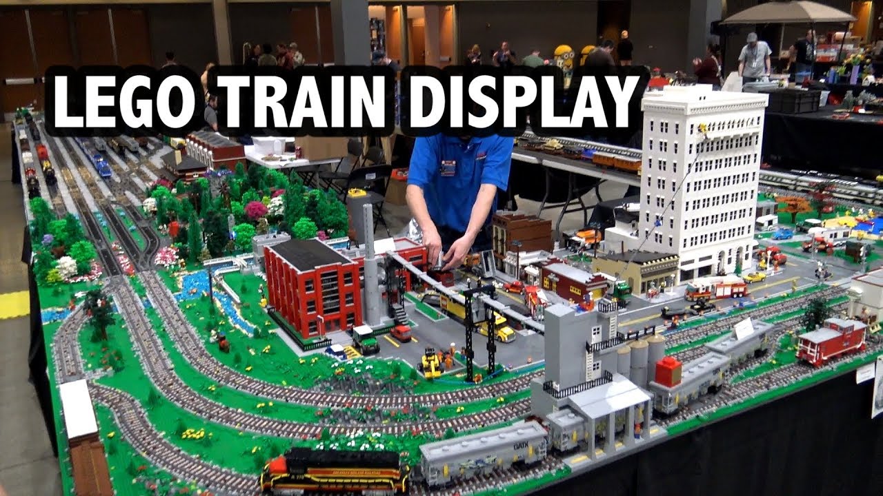 Huge LEGO Train Layout at Brickworld Chicago 2019