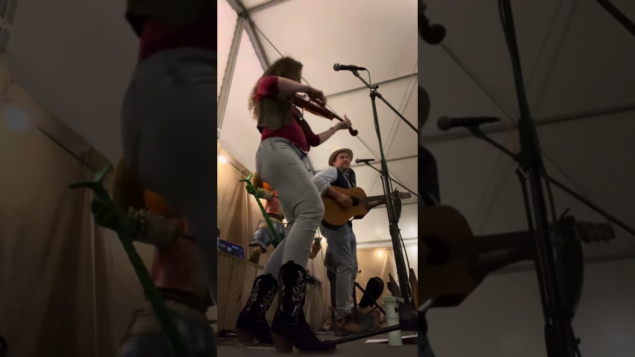 Fiddle and Strum - Man I Feel Like A Woman At Avon Valley Pumpkin Patch