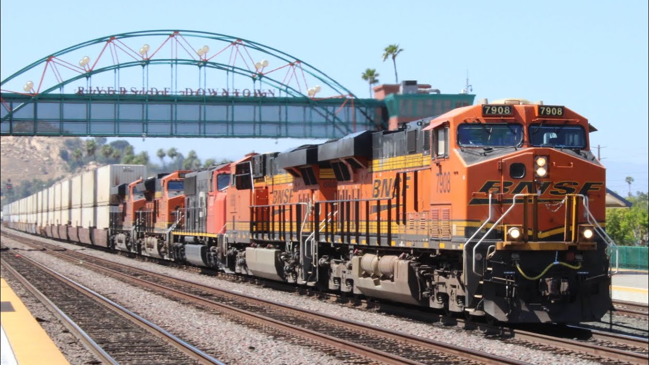 AMAZING POWER! Railfanning Riverside-Downtown (4/15/22)