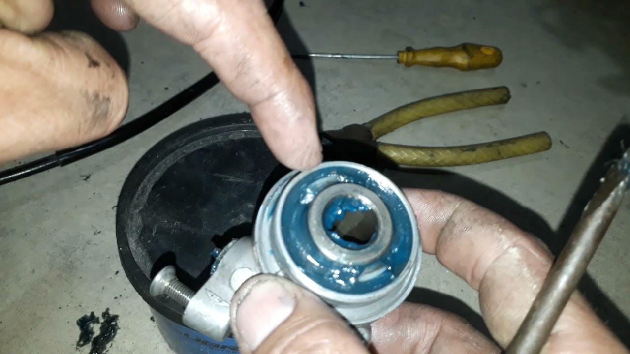 Como saber se a engrenagem do cabo do velocímetro da CBX Twister está quebrada 🛠🛠