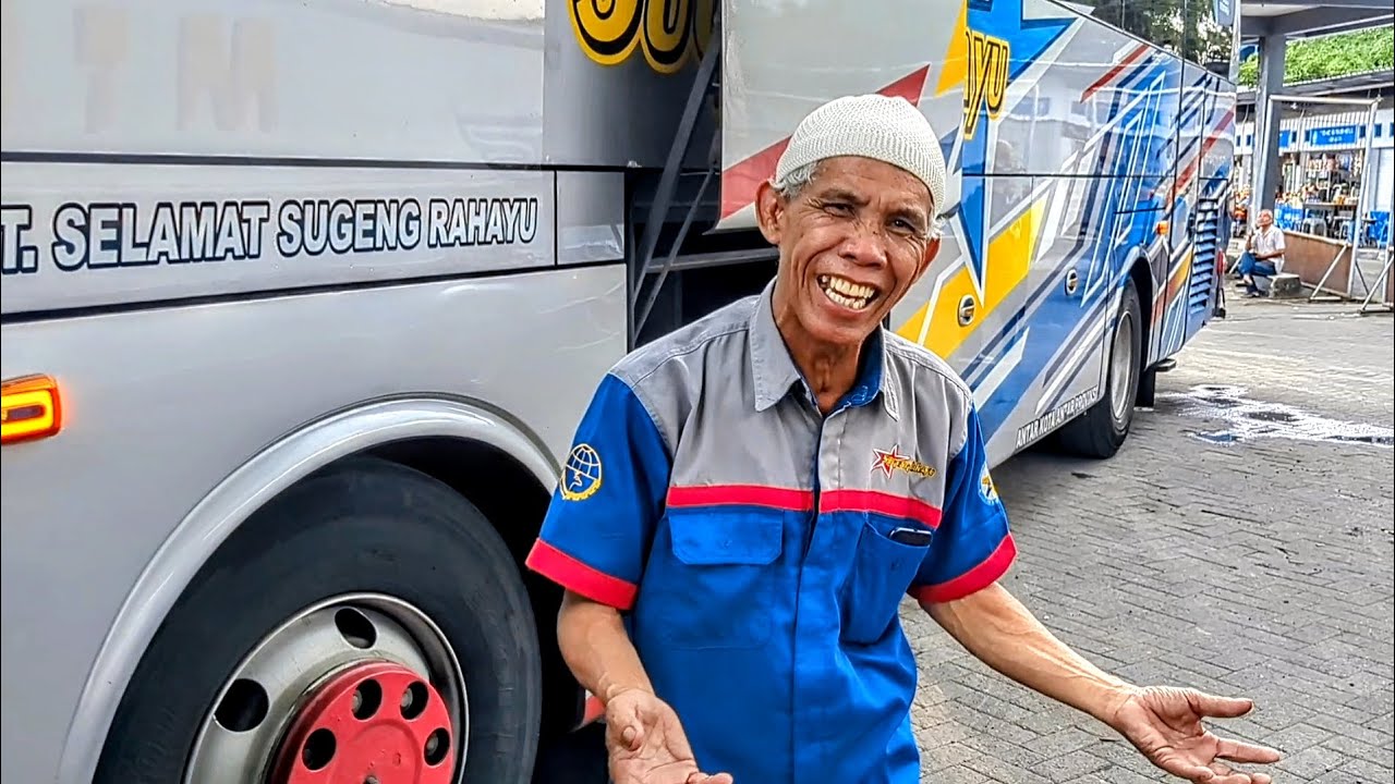 DRIVER MBAH RIYADI NYANYI LAGU BANYUMASAN, AUTO DAPAT PENUMPANG BANYAK! SUGENG RAHAYU 7030