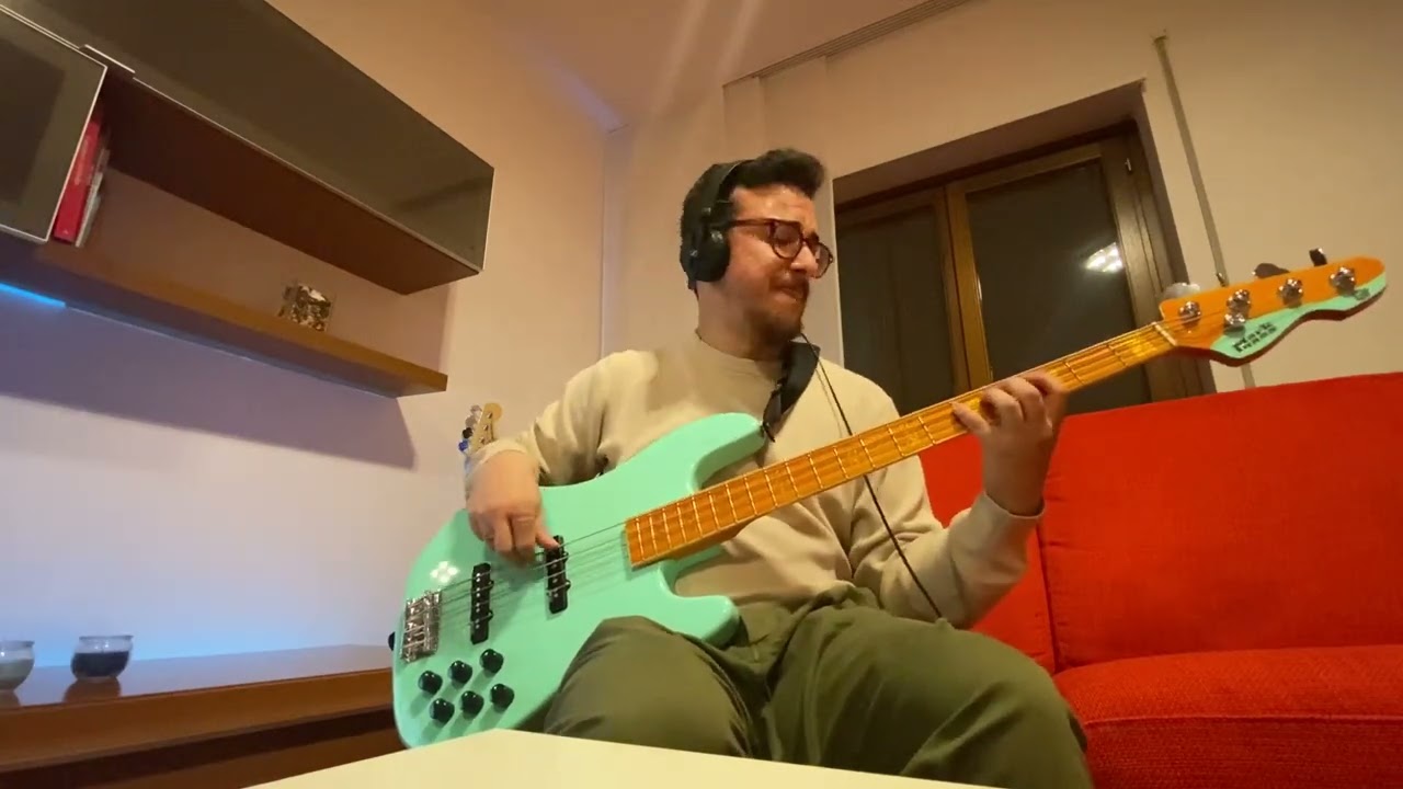 Enzo Carella - Amara (Bass Cover)