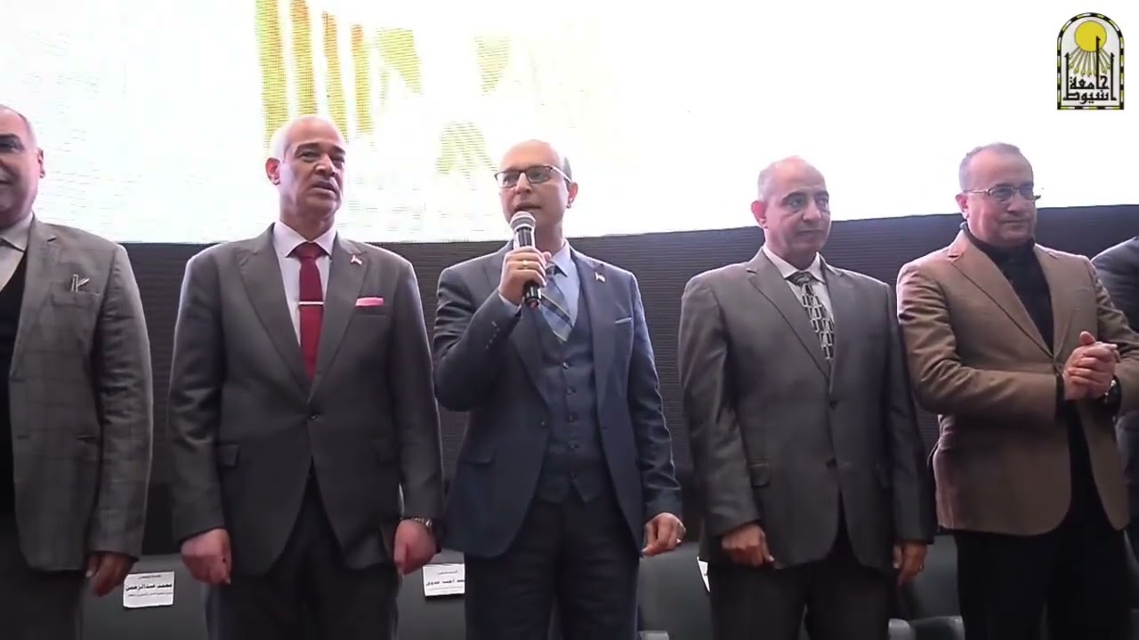 رئيس جامعة أسيوط يفتتح اليوم العلمي لدعم أطباء دفعة 59 بالنظام الحديث (5+2) لاختيار التخصصات الطبية
