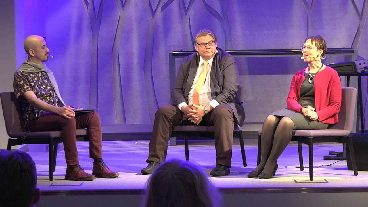 Pyhä ja paha politiikka, Sari Essayah ja Timo Soini 26.10.2019 Freda42-ilta