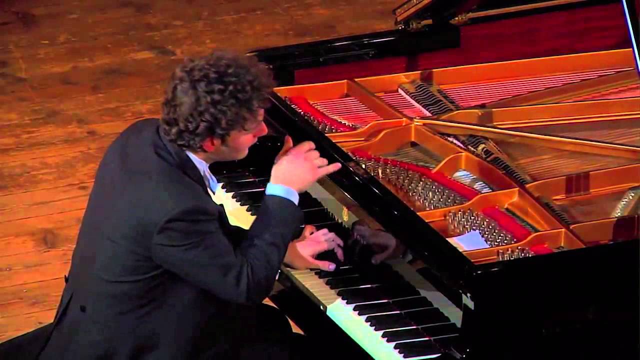 Giuseppe Albanese plays Debussy - Estampes: Jardins sous la pluie
