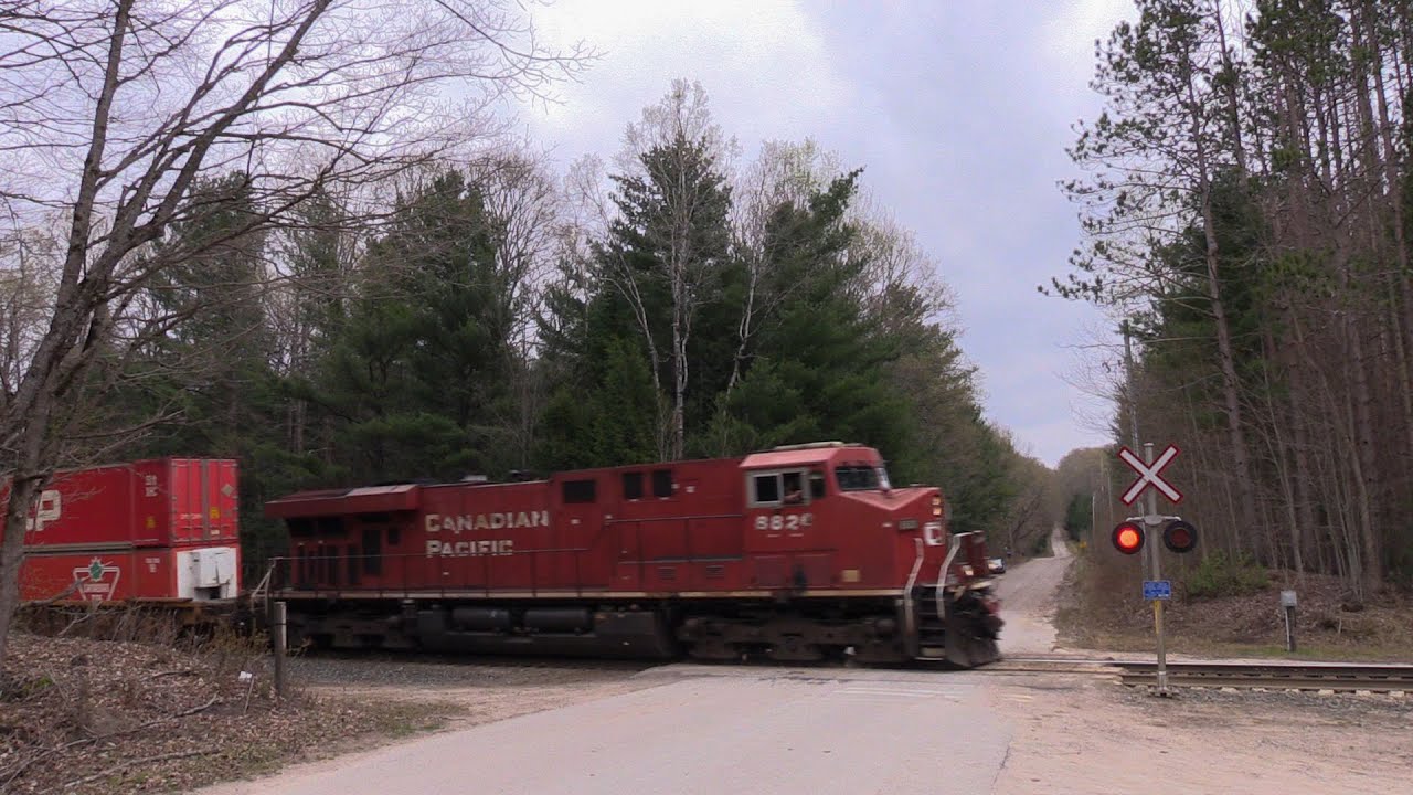 CP 8826 at Moonstone (28APR2023)