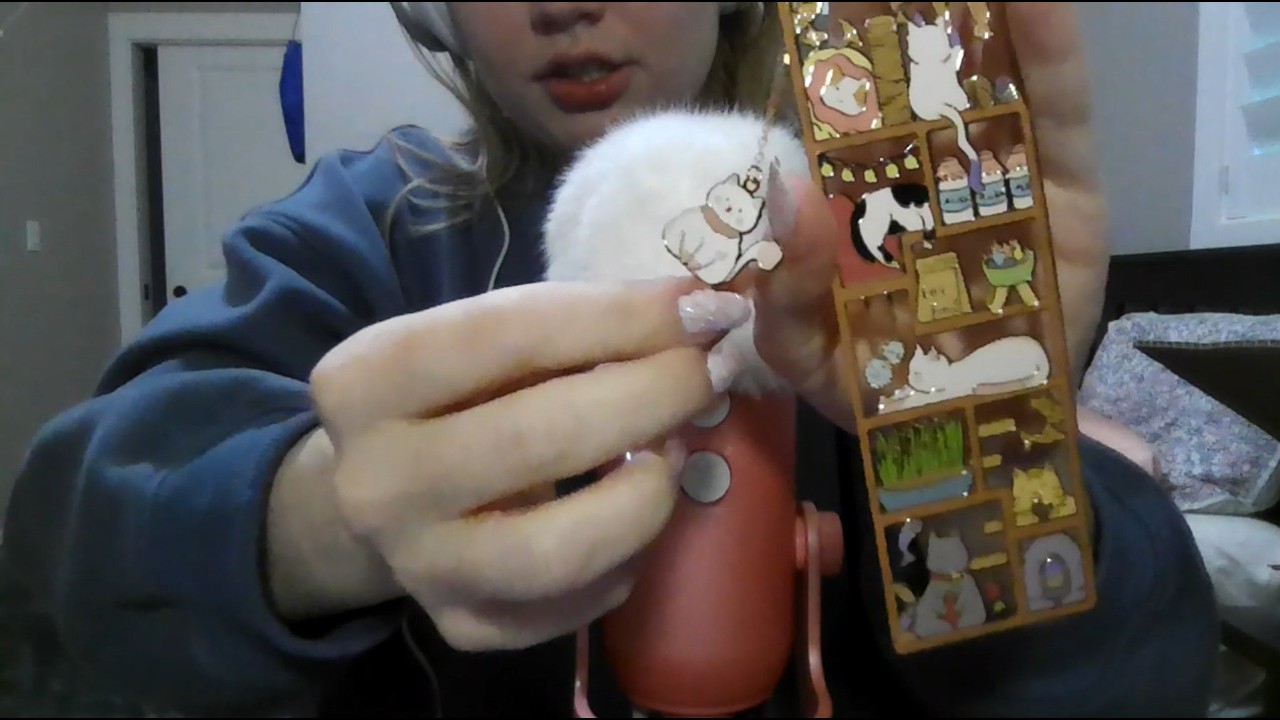 ASMR Whispered Catch Up & Assorted Christmas Present Triggers 🎄❄️