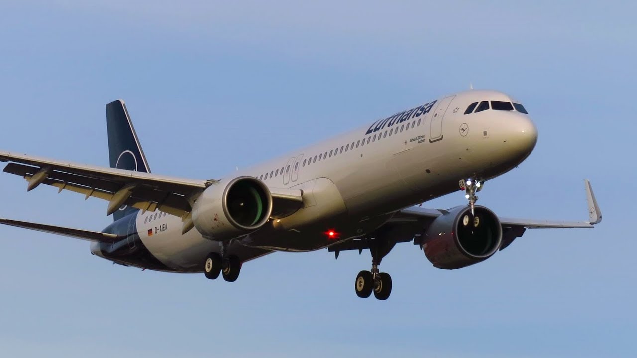 FIRST Lufthansa Airbus A321NEO [D-AIEA] INAUGURAL Landing at Berlin Tegel Airport!