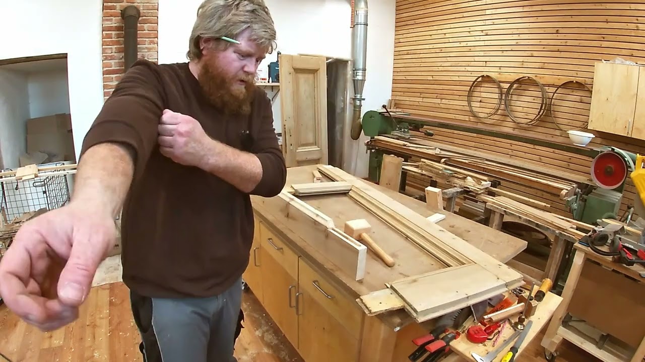 Schlitz für Zapfen mit der Langlochbohrmaschine   - Eingangstor von 1890 Teil 4
