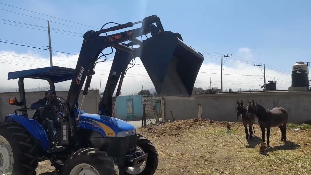 Pala Cargadora 900 kgs. en NH TT75