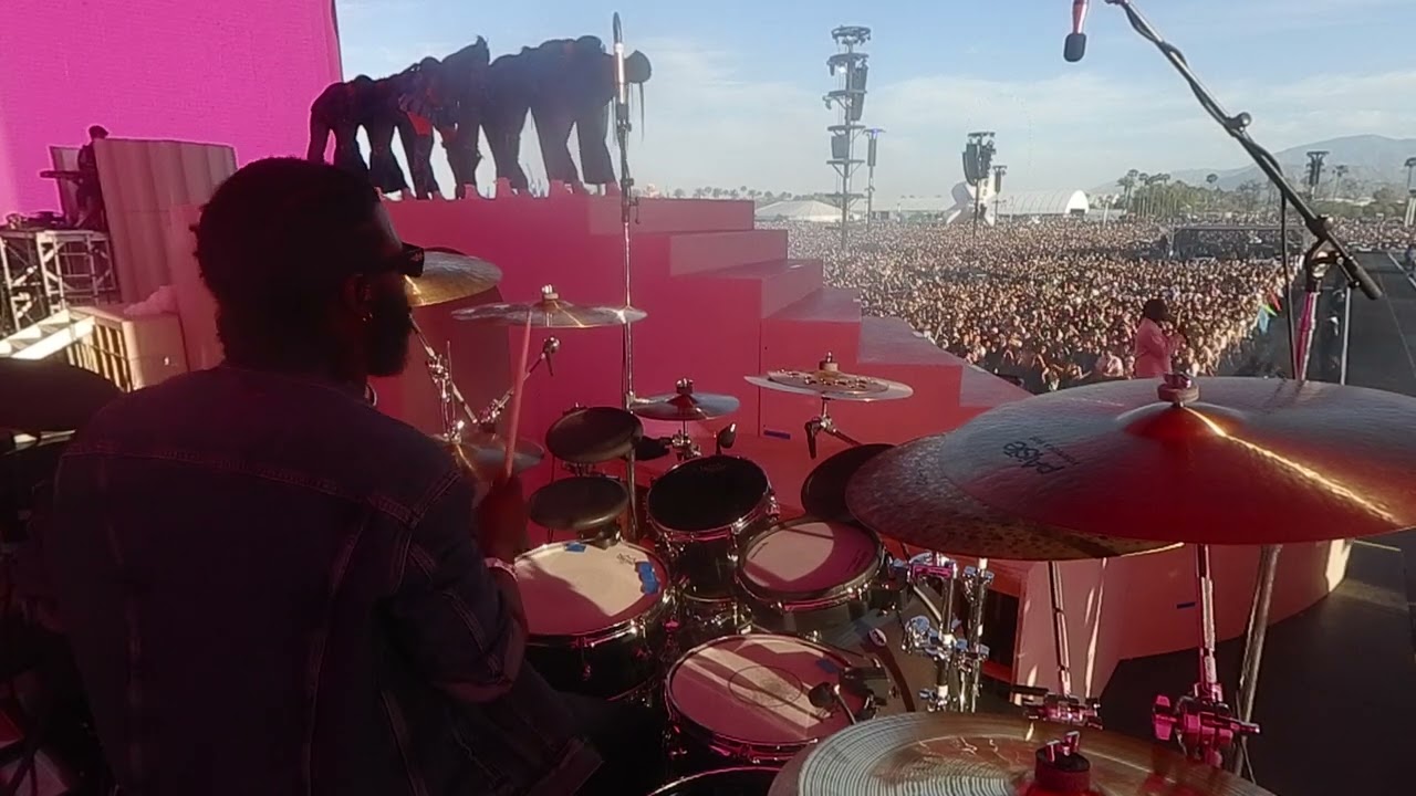 Branden Akinyele @ Coachella w/ Kali Uchis - FANTASY