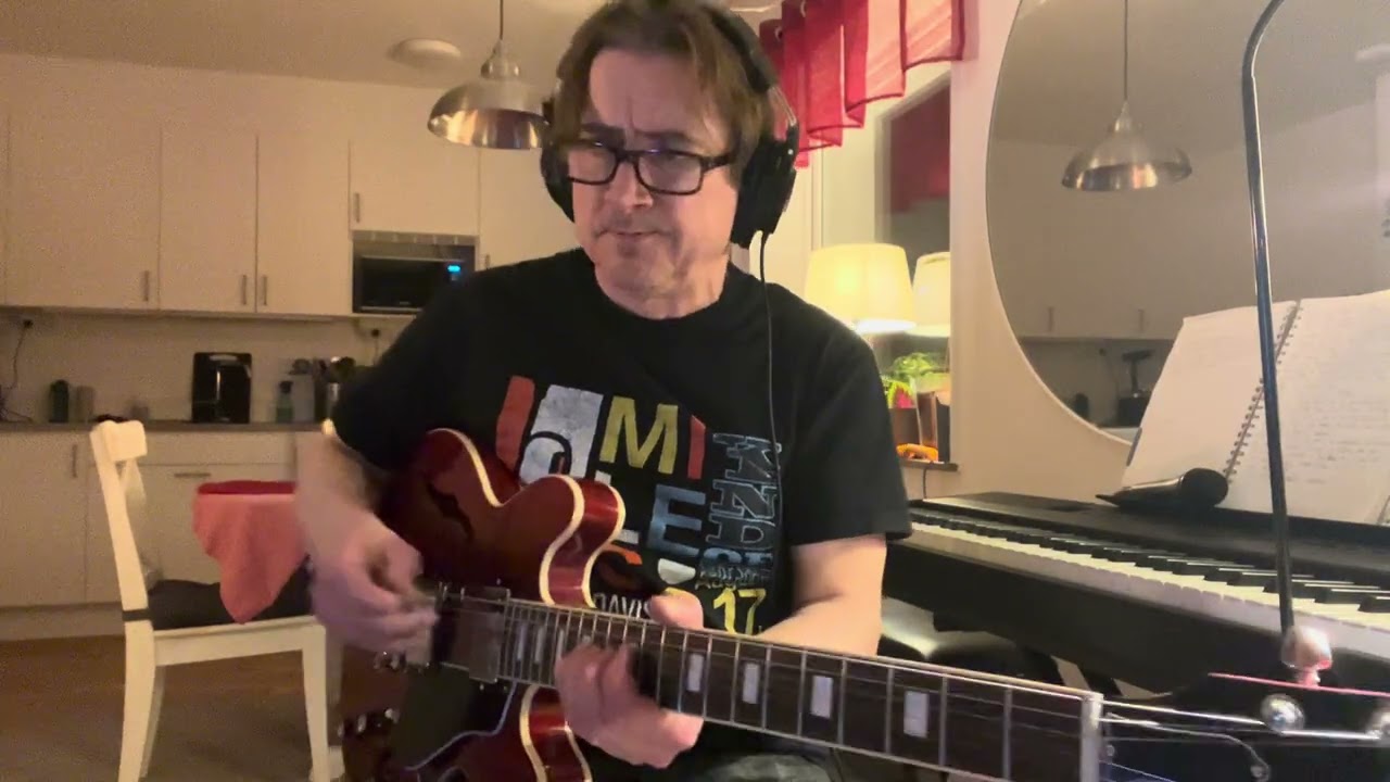 Playing Sunny with my Gibson ES-339!