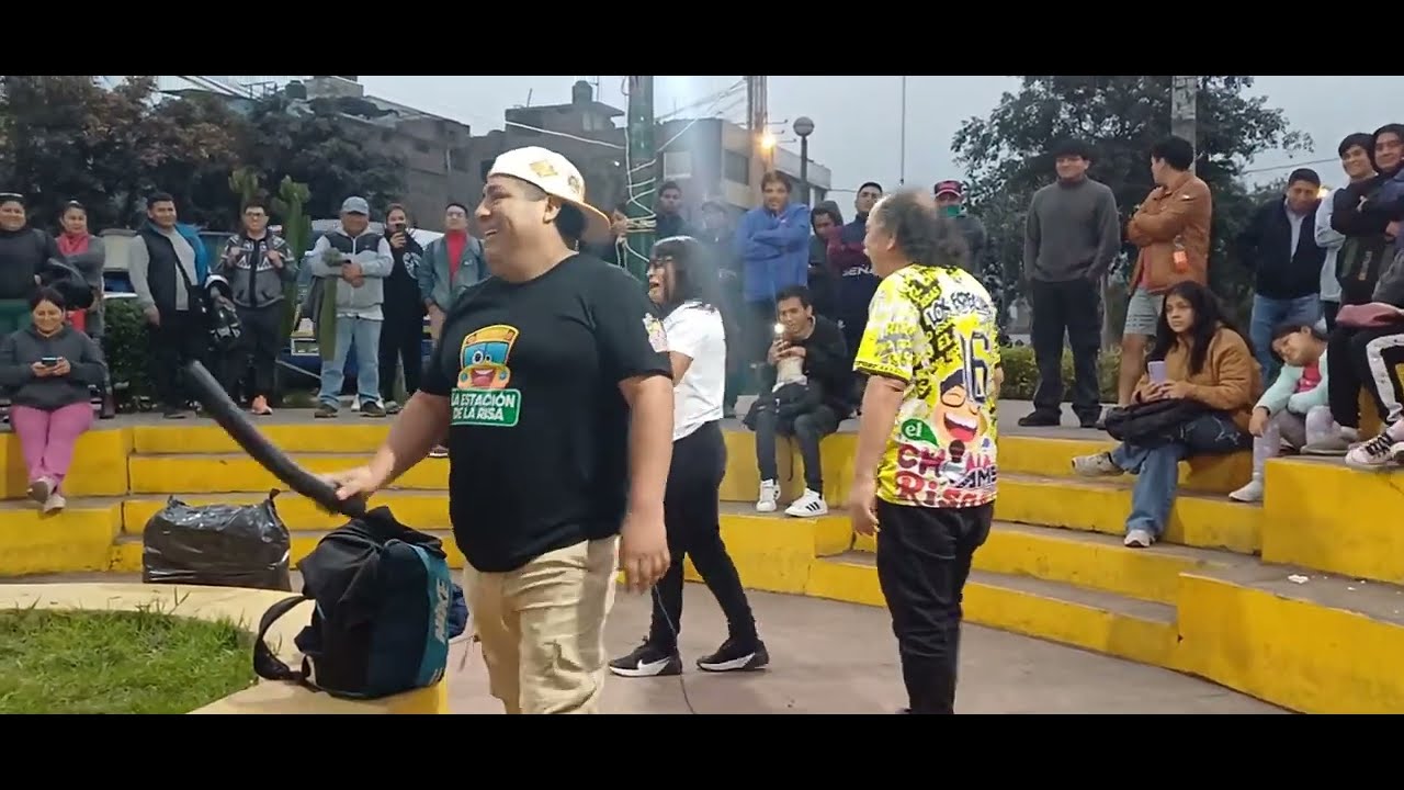 CHINO RISAS EN LA ESTACION DEL METROPOLITANO