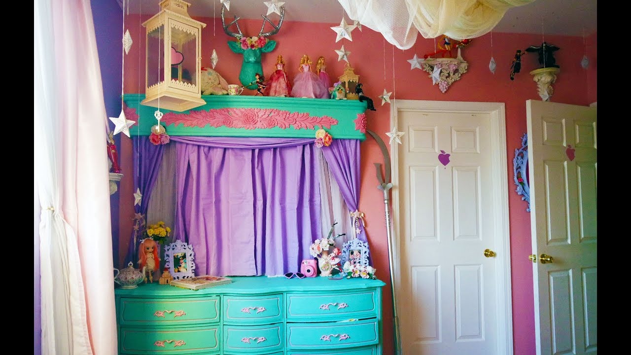 DIY Pretty Curtains for the TV