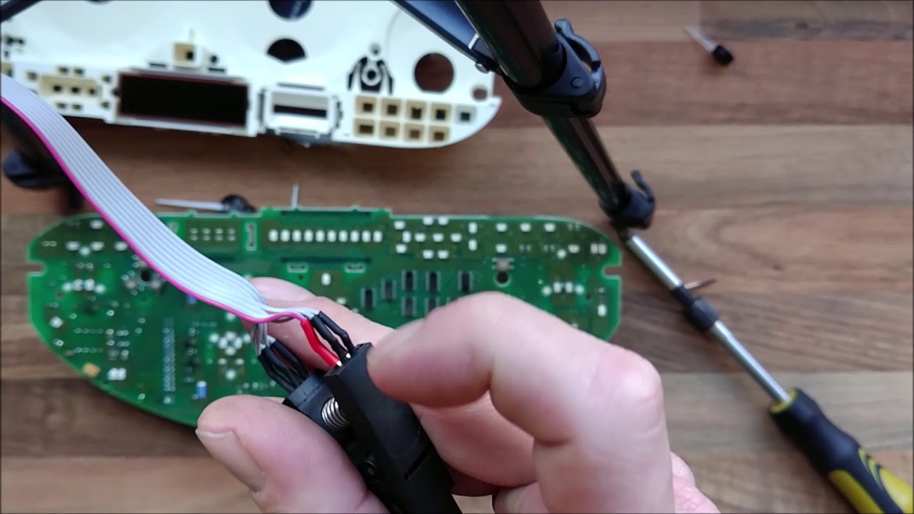 BMW E46 Tacho Tachojustierung zerlegen und Programmieren Baujahr 2000 bis 2007 mit X-Tool / Carprog