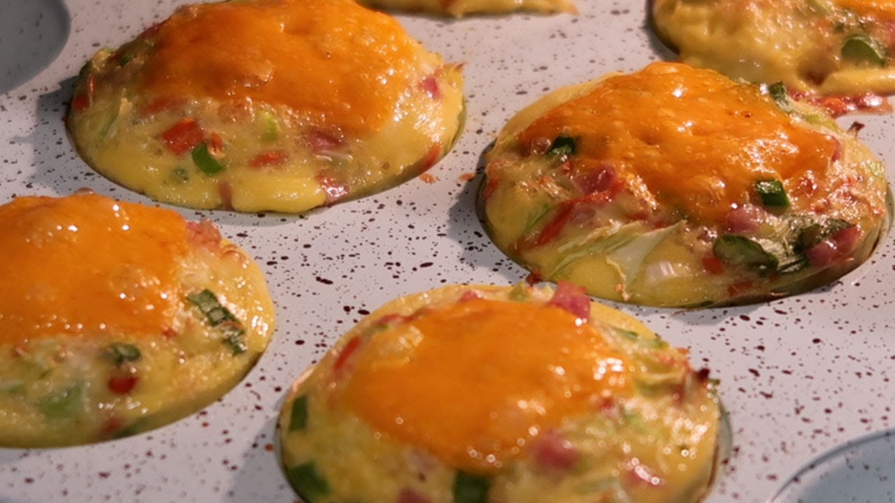 Egg muffin cups with cabbage and black sesame seed soy milk