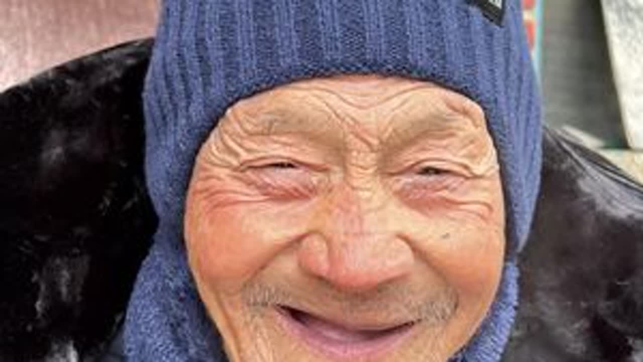 天虽寒，人心暖，今天带着两位爱心粉丝的心意给三位爷爷送温暖#关爱老人 #送温暖 #做有意义的事 #人间有爱
